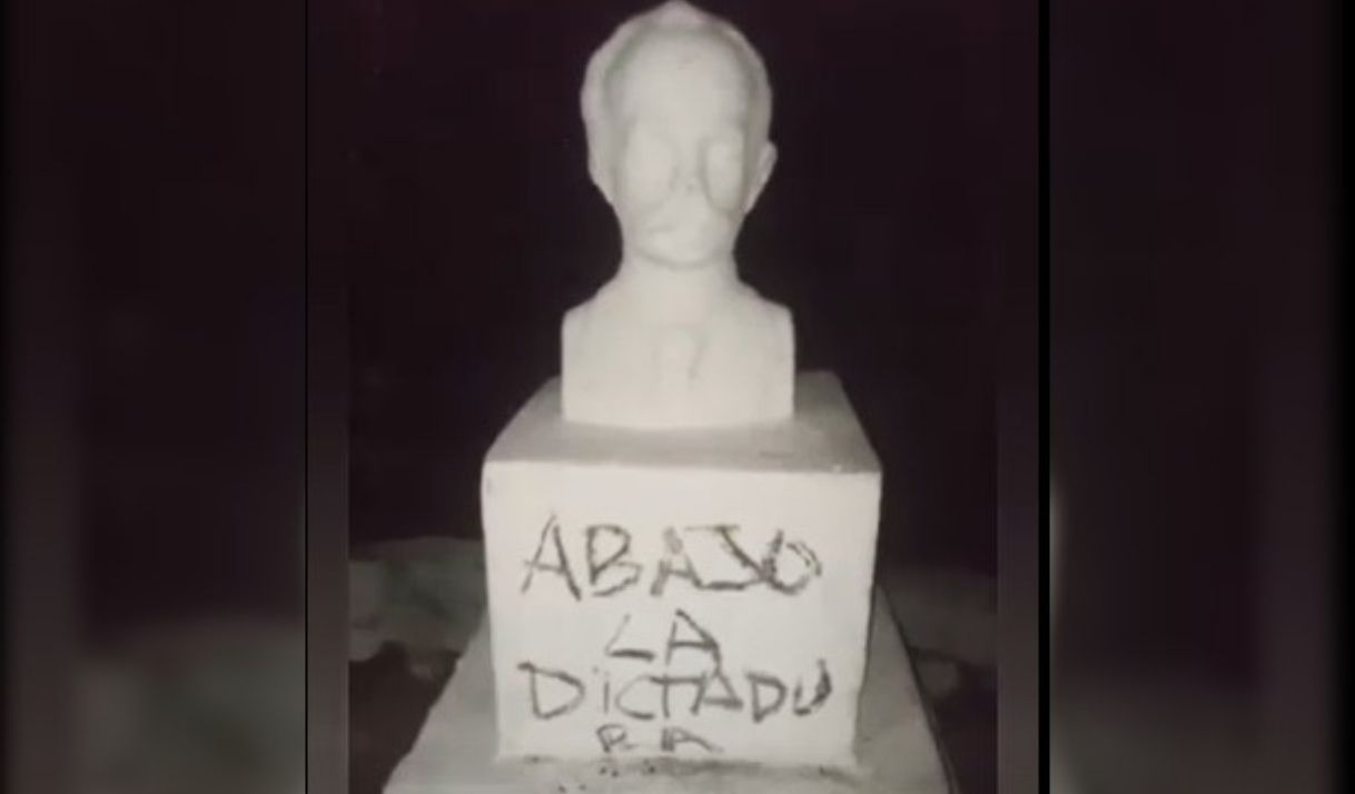 Aparecen carteles contra la dictadura en varias zonas de La Habana