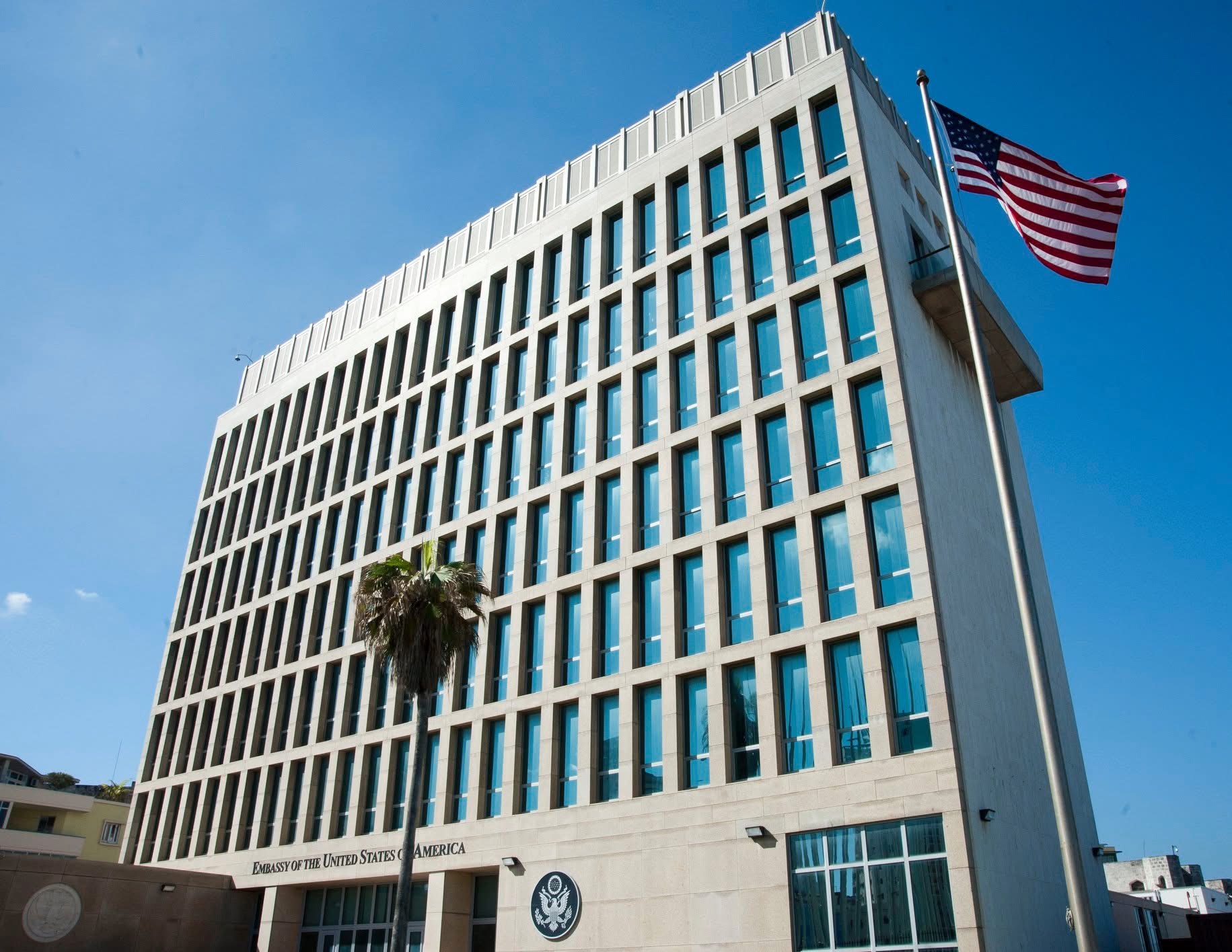 Embajada de EEUU emite alerta por crisis en Cuba