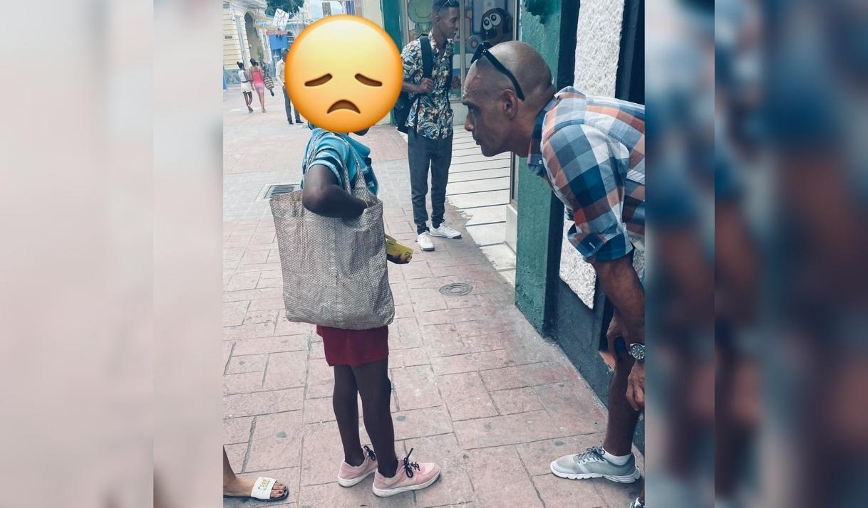 Otro niño vende en las calles de Santiago de Cuba para ayudar a su familia