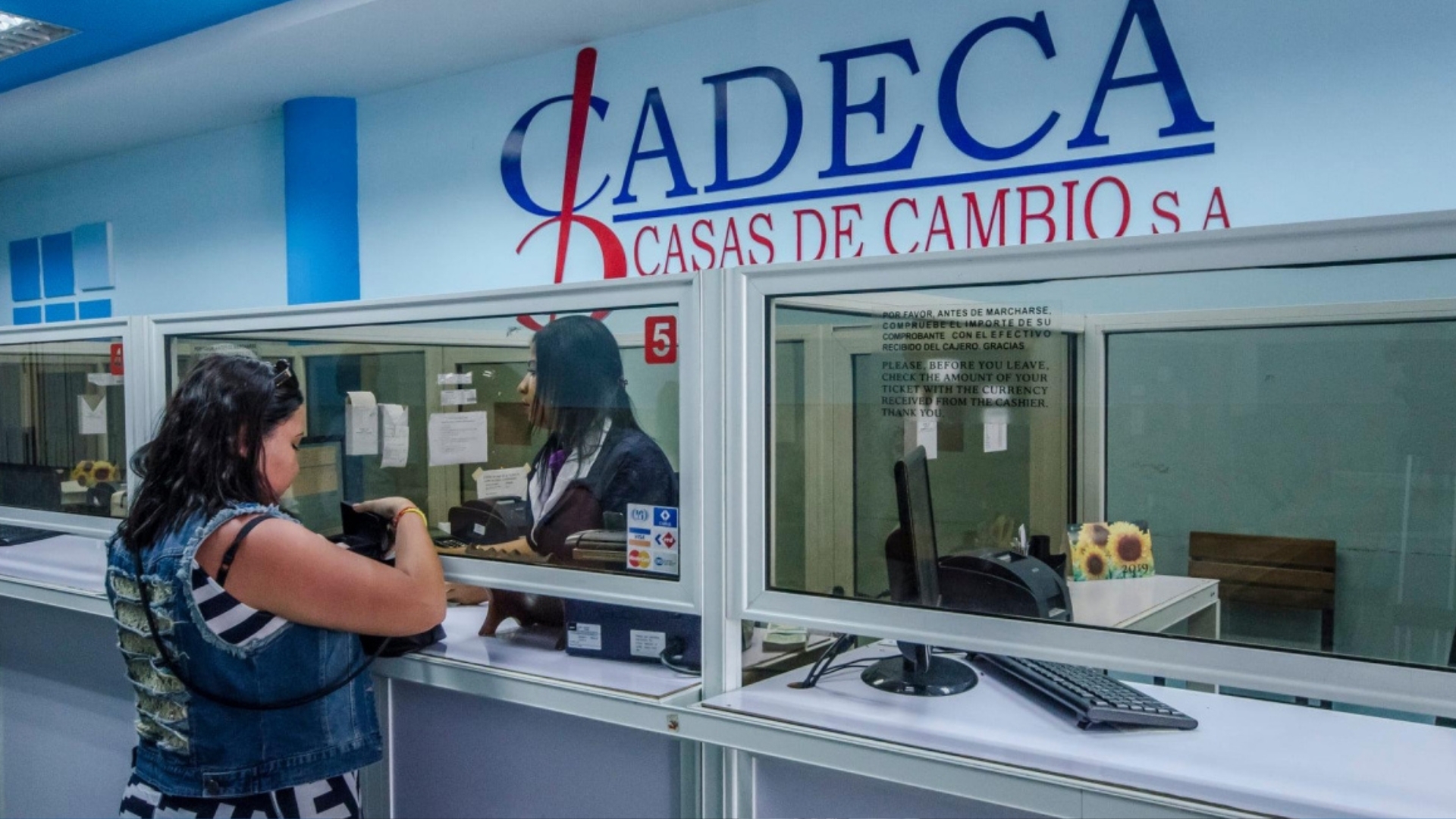Régimen cubano abre 20 nuevas oficinas para venta de divisas en el país