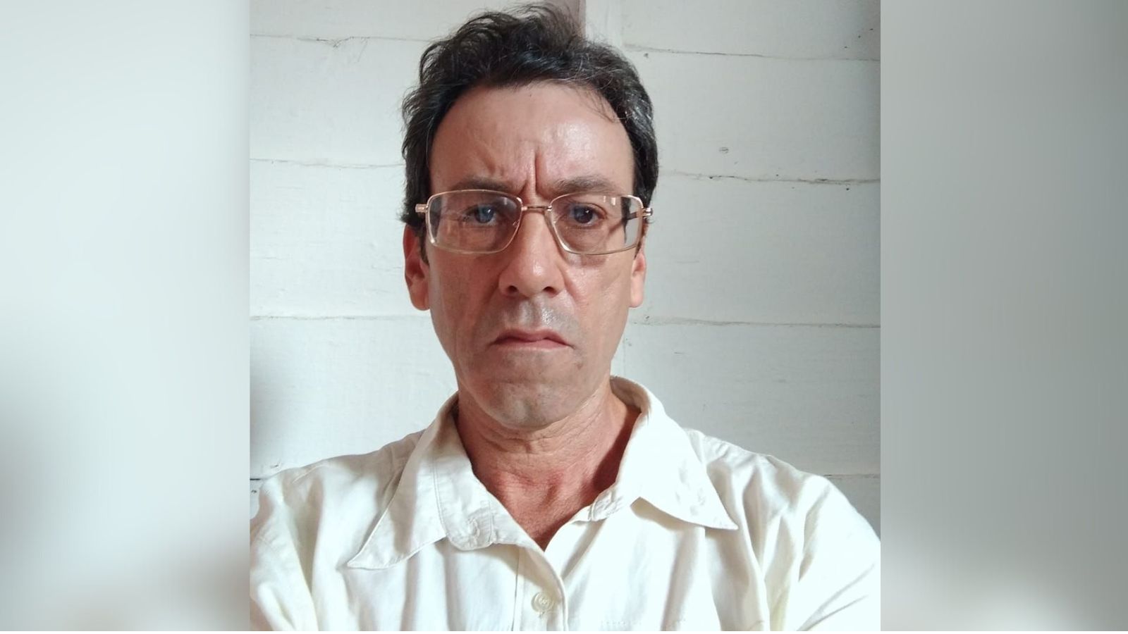 Régimen cubano impide al escritor José Gabriel Barrenechea recibir libros en prisión
